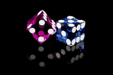 Aplikasi mobile creeper menampilkan jadwal pertandingan Wild Rift dan pasar taruhan